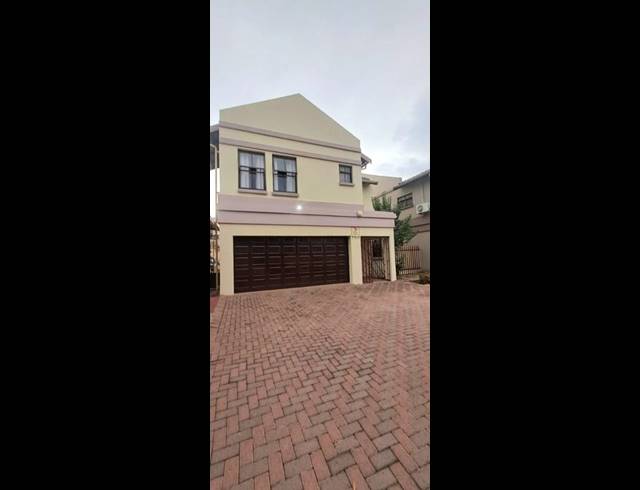 3 BEDROOM TOWNHOUSE FOR SALE IN VANDERBIJLPARK SE 2